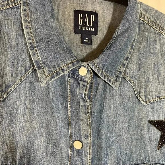 Gap Women's Denim Pearl Snap Shirt M Halloween Sugar Skull Patch Beaded Stars - Picture 6 of 12